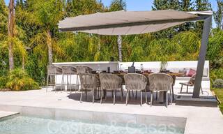 Prachtige gerenoveerde villa in eigentijdse mediterrane stijl te koop, grenzend aan de golfbaan in Benahavis - Marbella 69222 
