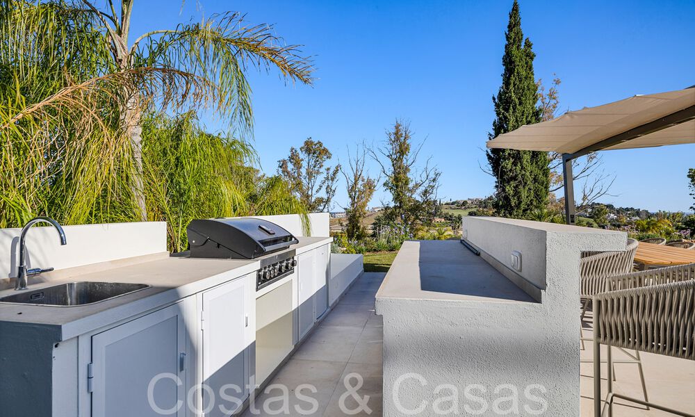 Prachtige gerenoveerde villa in eigentijdse mediterrane stijl te koop, grenzend aan de golfbaan in Benahavis - Marbella 69227