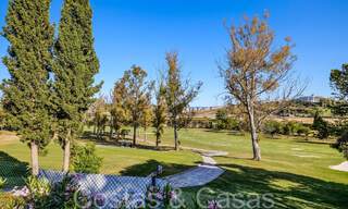 Prachtige gerenoveerde villa in eigentijdse mediterrane stijl te koop, grenzend aan de golfbaan in Benahavis - Marbella 69228 