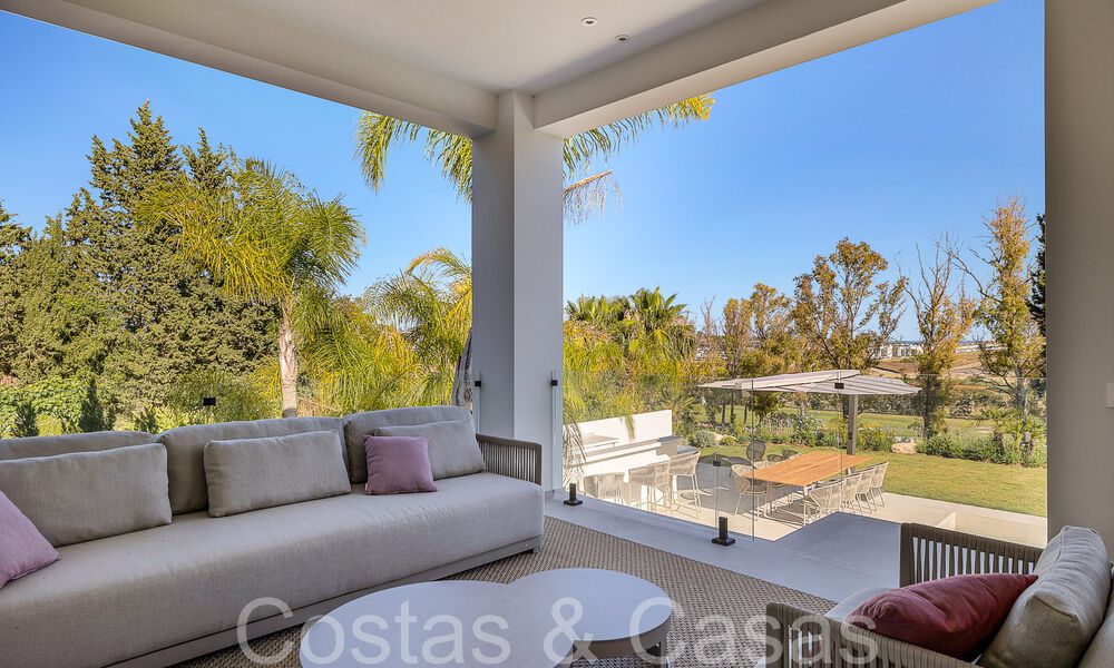 Prachtige gerenoveerde villa in eigentijdse mediterrane stijl te koop, grenzend aan de golfbaan in Benahavis - Marbella 69248