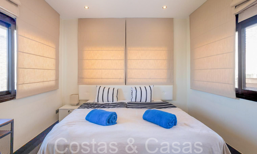 Penthouse te koop in een eerstelijnsstrand complex op de New Golden Mile tussen Marbella en Estepona 69350