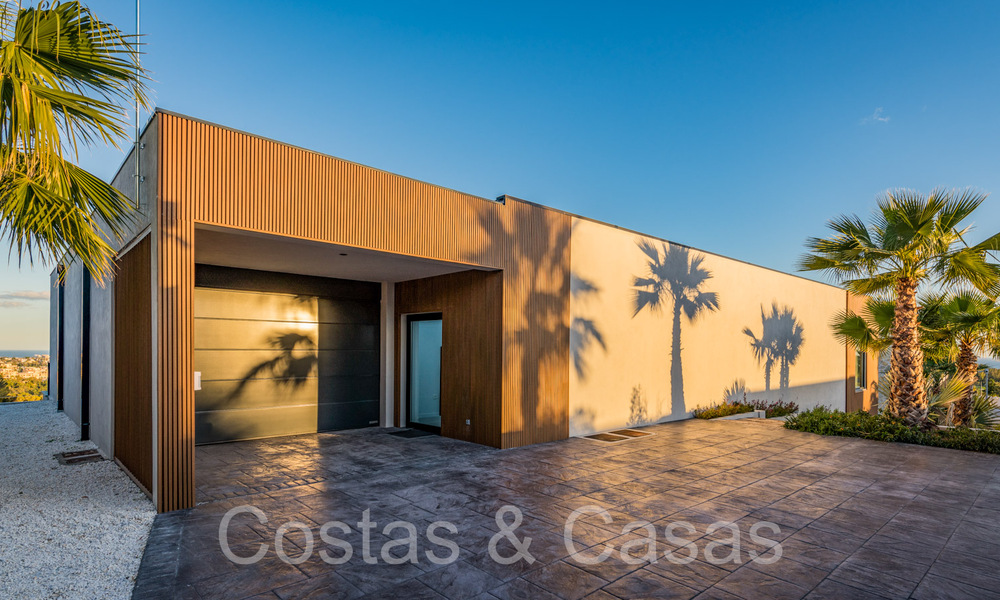 Superieure luxevilla te koop, frontlijn golf met panoramisch berg-, golf en zeezicht in Benahavis - Marbella 69299