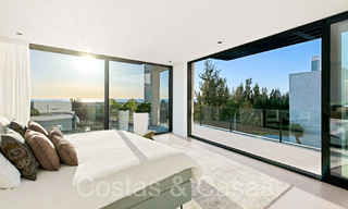 Superieure luxevilla te koop, frontlijn golf met panoramisch berg-, golf en zeezicht in Benahavis - Marbella 69310 