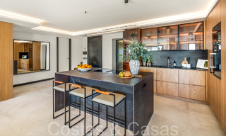 Eersteklas duplex penthouse met panoramisch zeezicht en eigen dompelbad te koop in Nueva Andalucia, Marbella 69467 