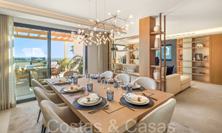 Eersteklas duplex penthouse met panoramisch zeezicht en eigen dompelbad te koop in Nueva Andalucia, Marbella 69471 