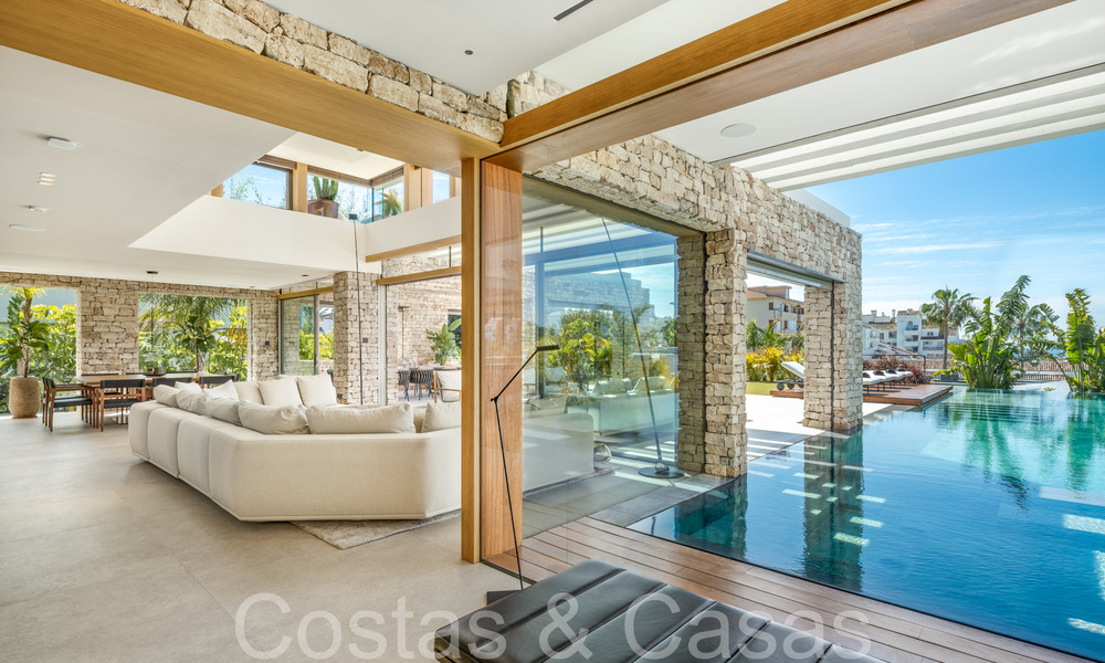 Architectonisch meesterwerk te koop, op wandelafstand van Puerto Banus en het strand in Nueva Andalucia, Marbella 69431