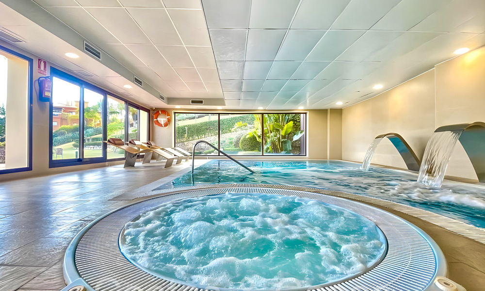 Instapklaar luxe penthouse met magnifiek uitzicht op de golfbaan en de Middellandse Zee te koop in Benahavis - Marbella 69617