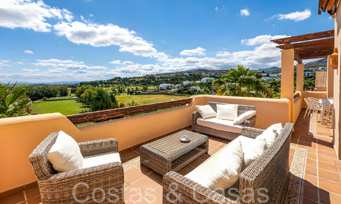 Instapklaar luxe penthouse met magnifiek uitzicht op de golfbaan en de Middellandse Zee te koop in Benahavis - Marbella 69637