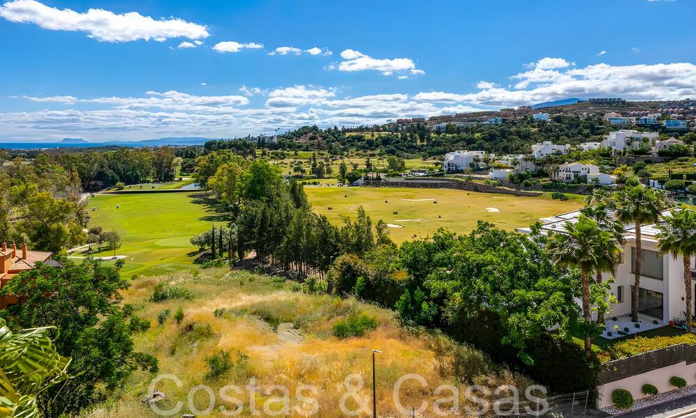 Instapklaar luxe penthouse met magnifiek uitzicht op de golfbaan en de Middellandse Zee te koop in Benahavis - Marbella 69638