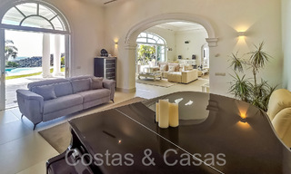 Klassieke Mediterrane villa met adembenemend zeezicht te koop, in het exclusieve La Zagaleta resort in Benahavis - Marbella 69742 