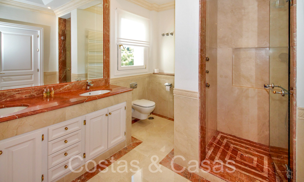 Klassieke Mediterrane villa met adembenemend zeezicht te koop, in het exclusieve La Zagaleta resort in Benahavis - Marbella 69758