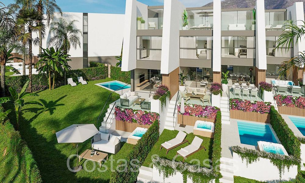 Opportuniteit! Moderne innovatieve rijhuizen met privétuin en zeezicht te koop in Fuengirola, Costa del Sol 70173