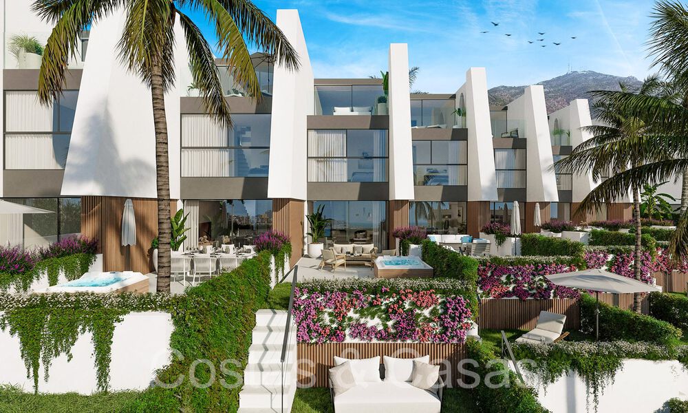 Opportuniteit! Moderne innovatieve rijhuizen met privétuin en zeezicht te koop in Fuengirola, Costa del Sol 70174