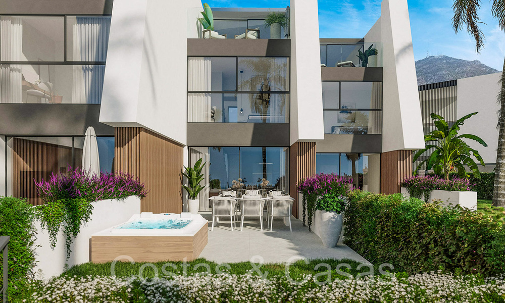 Opportuniteit! Moderne innovatieve rijhuizen met privétuin en zeezicht te koop in Fuengirola, Costa del Sol 70175