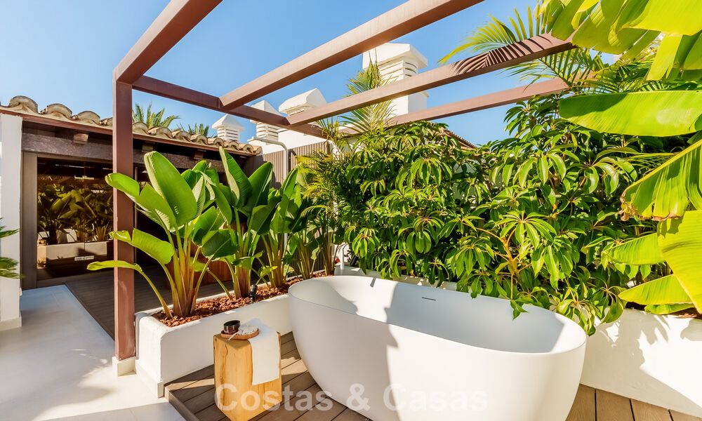 Luxe penthouse te koop in een hoogstaand strandcomplex op wandelafstand van Estepona centrum 774289