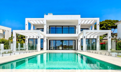 Eigentijdse nieuwbouwvilla te koop in Elviria, een begeerde strandwijk ten oosten van Marbella centrum 70588