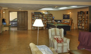 Luxe villa te koop in een gated golf resort Marbella - Benahavis 14093 