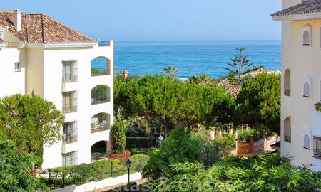 Luxe appartementen te koop aan of vlak bij het strand in Elviria, Marbella oost 31035