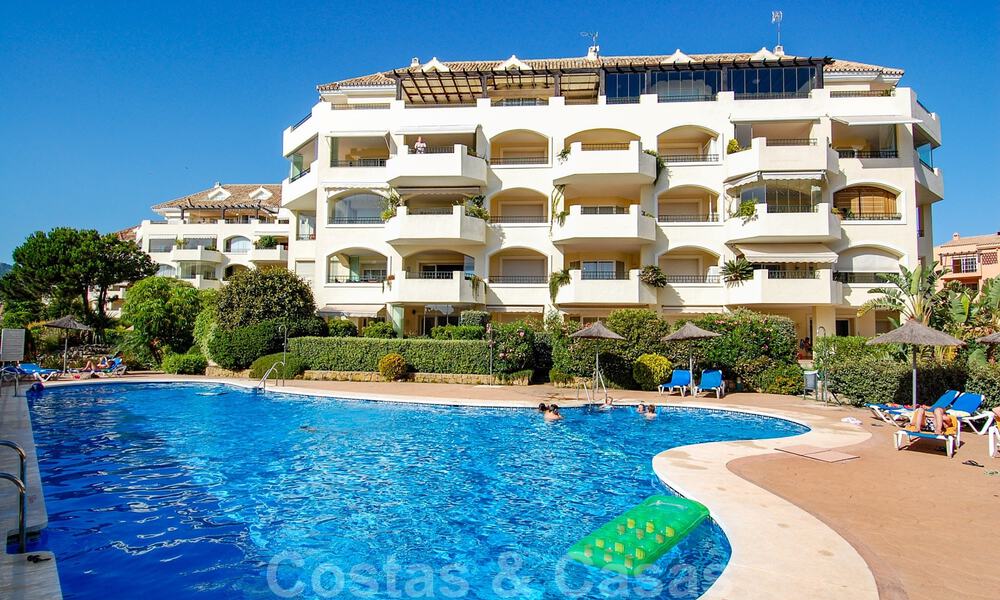 Luxe appartementen te koop aan of vlak bij het strand in Elviria, Marbella oost 31040