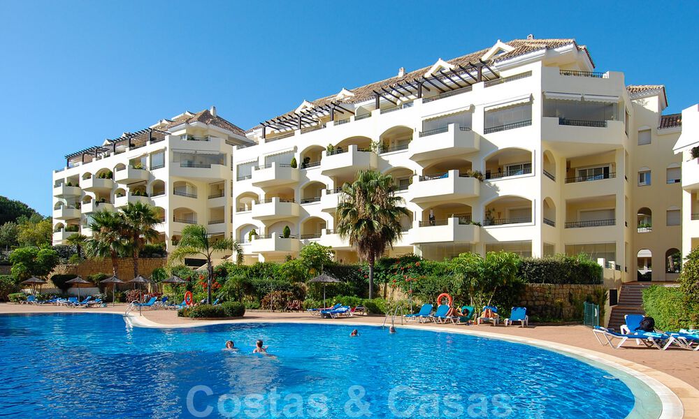 Luxe appartementen te koop aan of vlak bij het strand in Elviria, Marbella oost 31044