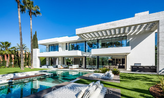 Indrukwekkende, hedendaagse designvilla te koop in Nueva Andalucia, Marbella 72209 