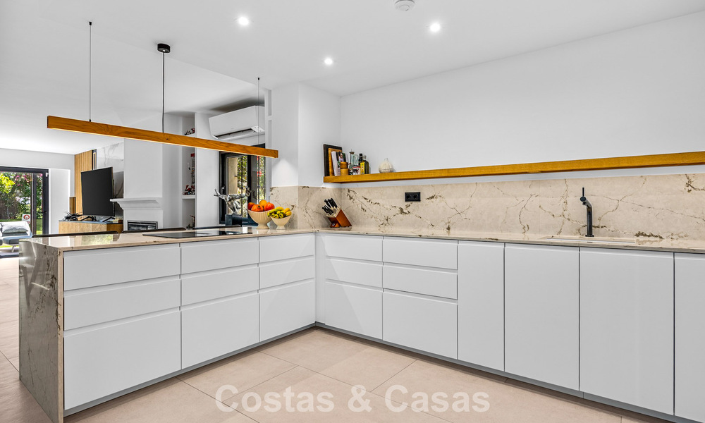 Huizen te koop in een beveiligde urbanisatie, omgeven door de Aloha golfbaan in Nueva Andalucia, Marbella 805059