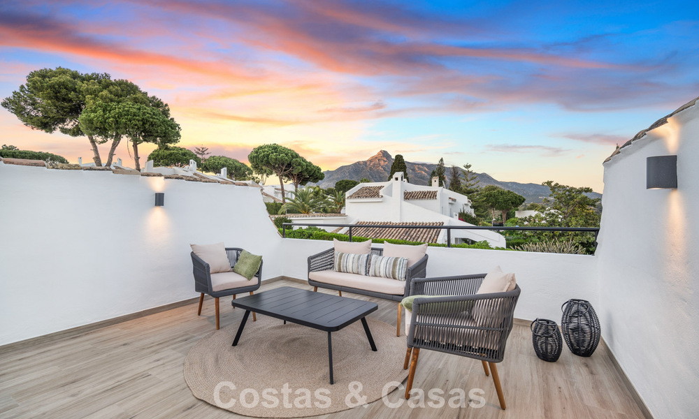 Huizen te koop in een beveiligde urbanisatie, omgeven door de Aloha golfbaan in Nueva Andalucia, Marbella 805075