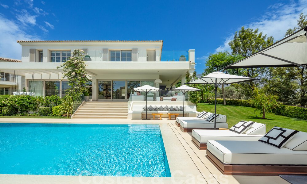 Huizen te koop in een beveiligde urbanisatie, omgeven door de Aloha golfbaan in Nueva Andalucia, Marbella 805079