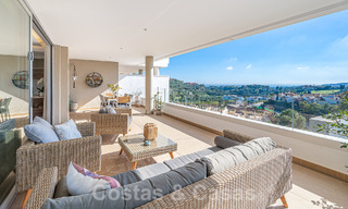 Moderne luxe appartementen te koop met zeezicht in een beveiligde urbanisatie in het vooraanstaande Benahavis - Marbella 805294 