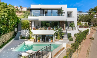 Instapklare, luxevilla te koop op loopafstand van een prachtig golfclubhuis op de New Golden Mile tussen Marbella - Estepona 74067 