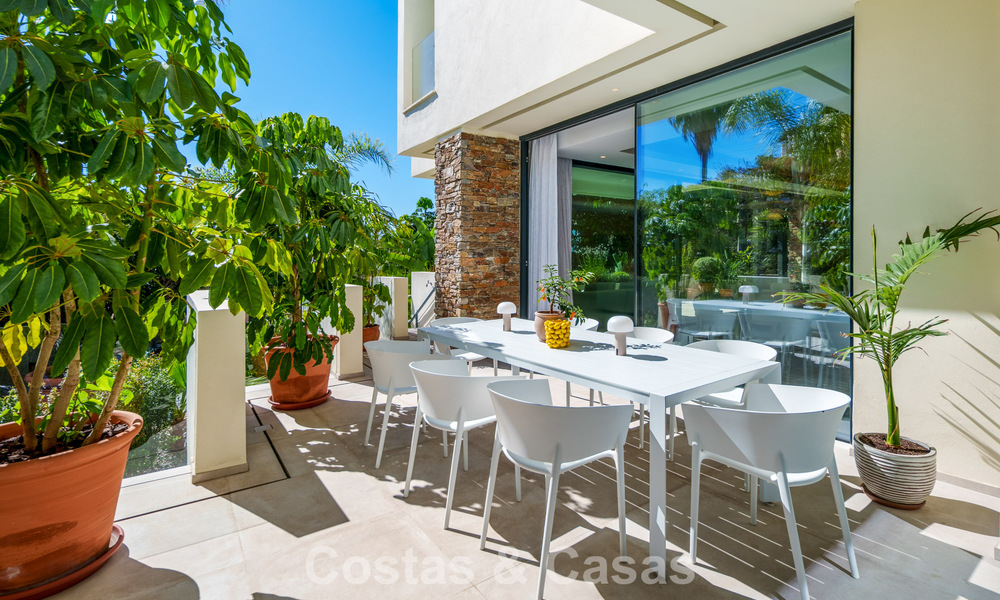 Instapklare, luxevilla te koop op loopafstand van een prachtig golfclubhuis op de New Golden Mile tussen Marbella - Estepona 805987