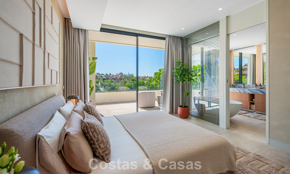 Instapklare, luxevilla te koop op loopafstand van een prachtig golfclubhuis op de New Golden Mile tussen Marbella - Estepona 806026