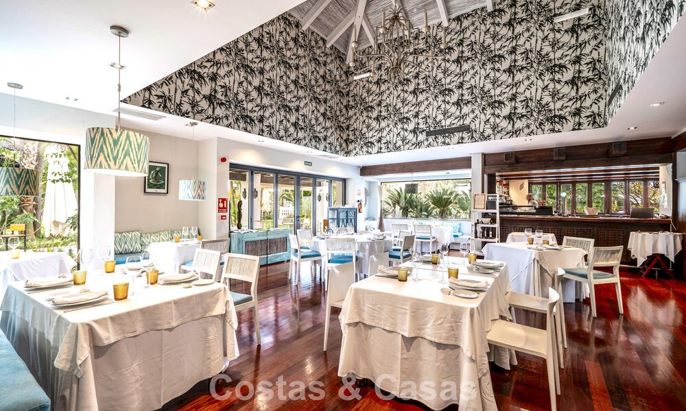 Instapklare, luxevilla te koop op loopafstand van een prachtig golfclubhuis op de New Golden Mile tussen Marbella - Estepona 806048
