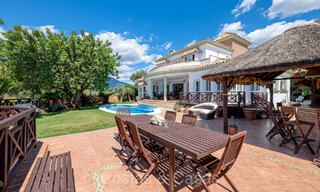 Traditionele familievilla met indrukwekkende vergezichten te koop op een verhoogde positie in Istan, Marbella 74322 