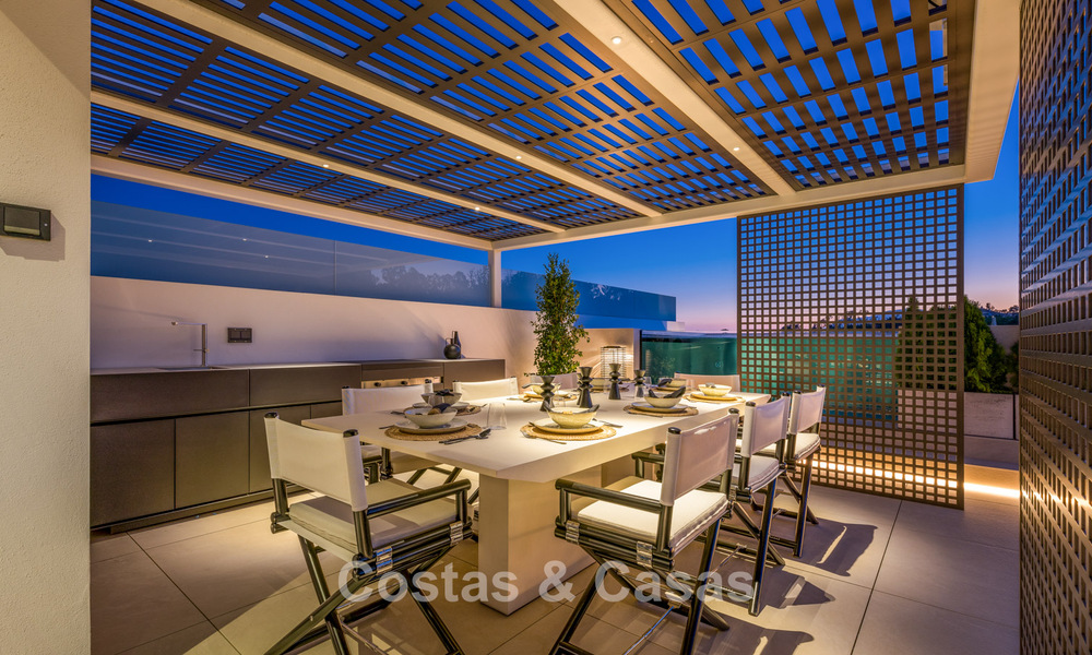 Instapklaar huis in een innovatief en luxueus complex met zeezicht, gelegen op Marbella’s Golden Mile 74510