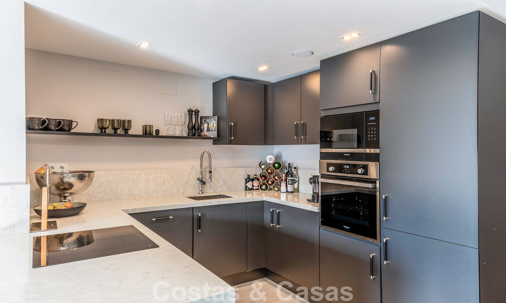 Contemporain gerenoveerd appartement op loopafstand van alle voorzieningen en het strand in Nueva Andalucia, Marbella 74647