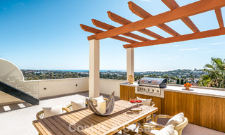 Prestigieus gerenoveerd penthouse met panoramisch zeezicht te koop in Nueva Andalucia’s golfvallei, Marbella 773629 