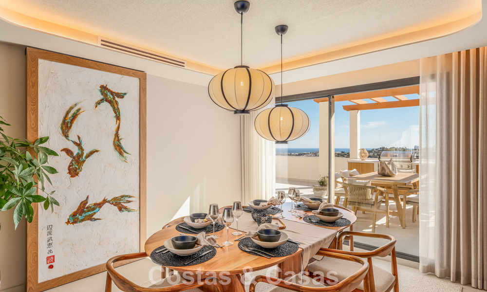 Prestigieus gerenoveerd penthouse met panoramisch zeezicht te koop in Nueva Andalucia’s golfvallei, Marbella 773643