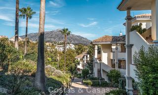 Prestigieus gerenoveerd penthouse met panoramisch zeezicht te koop in Nueva Andalucia’s golfvallei, Marbella 773651 