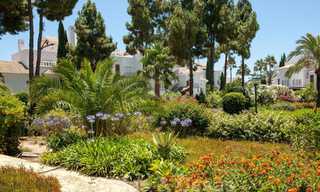 Luxueus gerenoveerd appartement met zeezicht te koop in een exclusief strandcomplex in Los Monteros, Marbella Oost 776375 