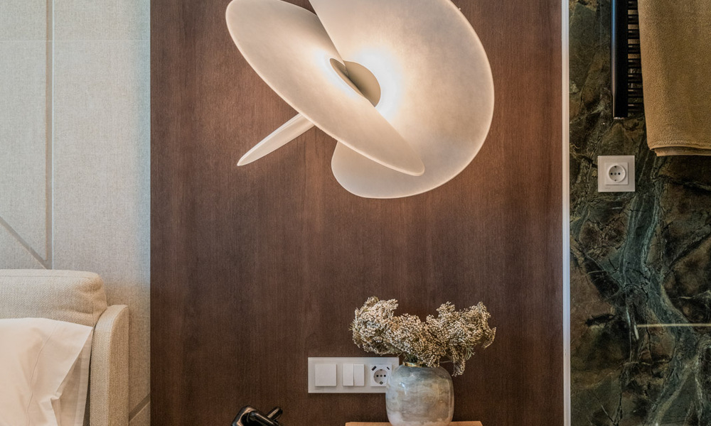 Luxueus gerenoveerd appartement met zeezicht te koop in een exclusief strandcomplex in Los Monteros, Marbella Oost 778358