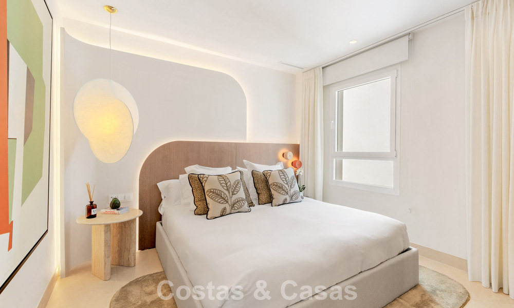 Luxueus gerenoveerd appartement met zeezicht te koop in een exclusief strandcomplex in Los Monteros, Marbella Oost 778365