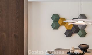 Stijlvol gerenoveerd appartement met zeezicht te koop in een exclusief strandcomplex in Los Monteros, Marbella Oost 778402 