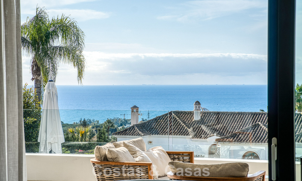 Luxueus duplex appartement te koop met zeezicht in een hoogstaand Sierra Blanca complex op Marbella’s Golden Mile 774574