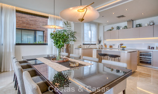 Luxueus duplex appartement te koop met zeezicht in een hoogstaand Sierra Blanca complex op Marbella’s Golden Mile 774619 