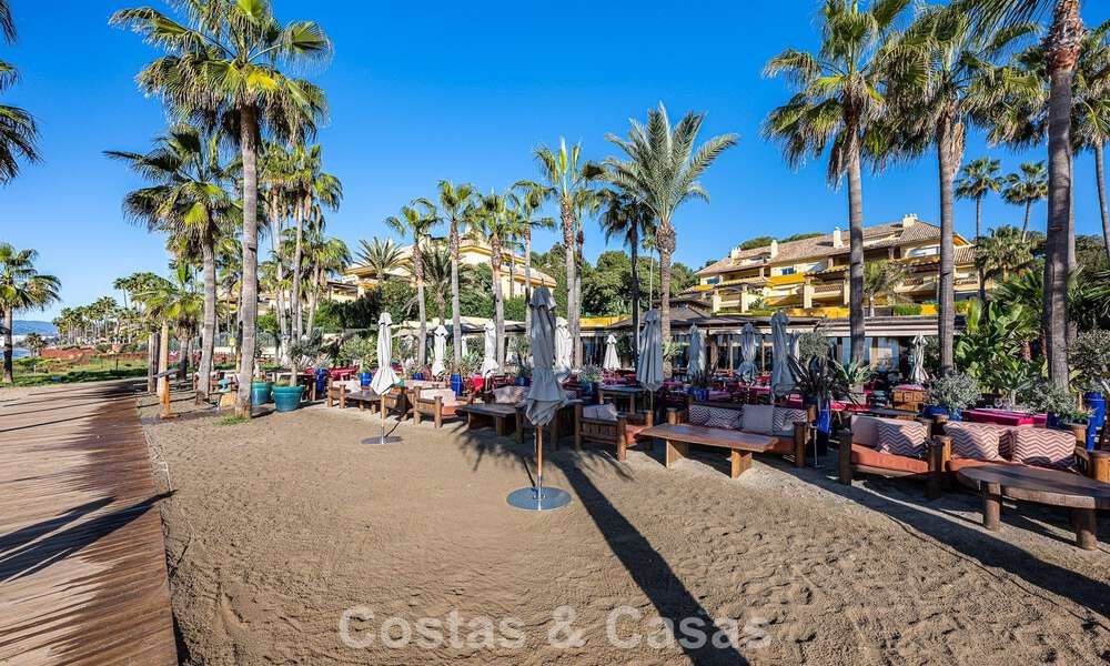 Ruim 3-slaapkamer appartement met panoramisch zeezicht te koop in een strandcomplex ten oosten van Marbella centrum 774655