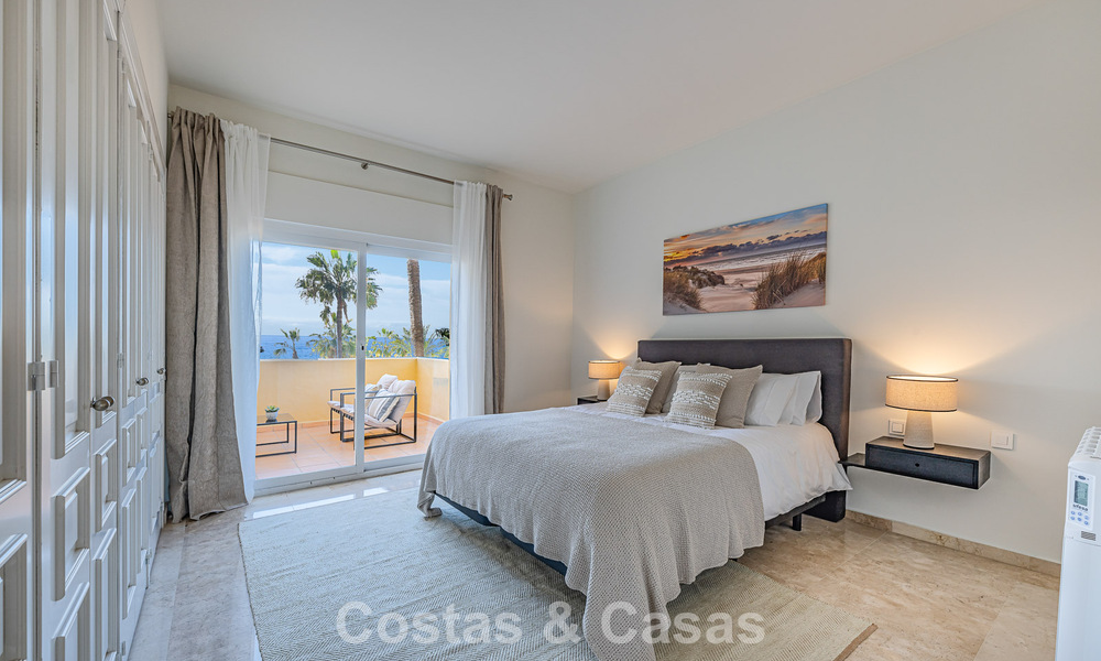 Ruim 3-slaapkamer appartement met panoramisch zeezicht te koop in een strandcomplex ten oosten van Marbella centrum 774659