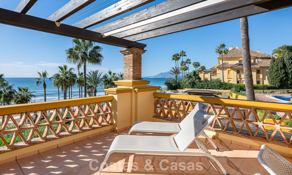 Ruim 3-slaapkamer appartement met panoramisch zeezicht te koop in een strandcomplex ten oosten van Marbella centrum 774701