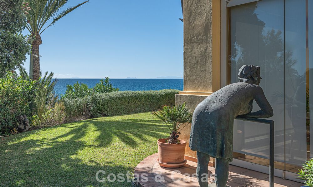 Ruim 3-slaapkamer appartement met panoramisch zeezicht te koop in een strandcomplex ten oosten van Marbella centrum 774720