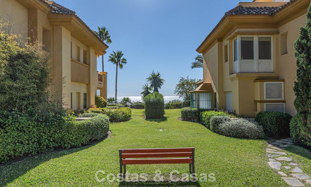 Ruim 3-slaapkamer appartement met panoramisch zeezicht te koop in een strandcomplex ten oosten van Marbella centrum 774721